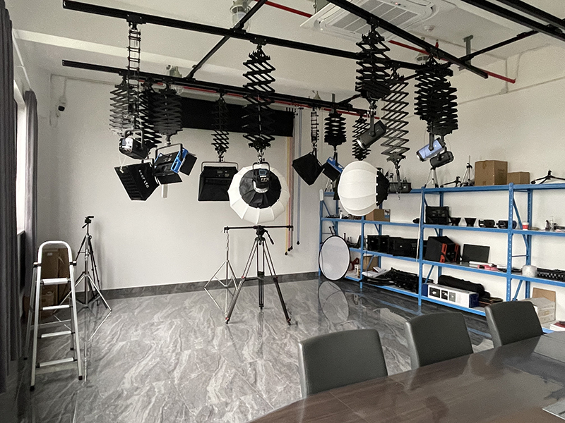 宁波市亿司特影视器材有限公司 Ningbo East Photographic Equipment Co., Ltd.