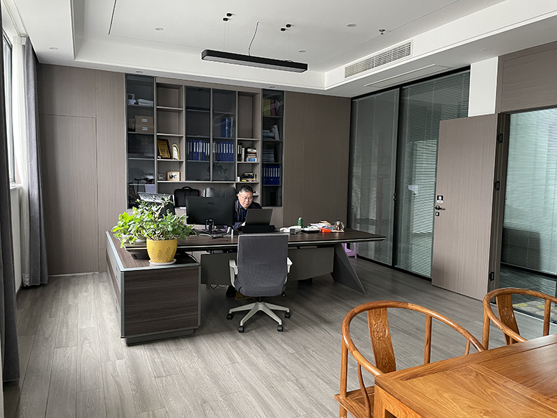 宁波市亿司特影视器材有限公司 Ningbo East Photographic Equipment Co., Ltd.