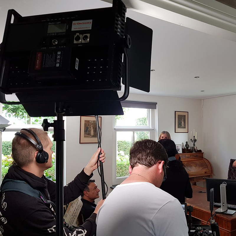 宁波市亿司特影视器材有限公司 Ningbo East Photographic Equipment Co., Ltd.